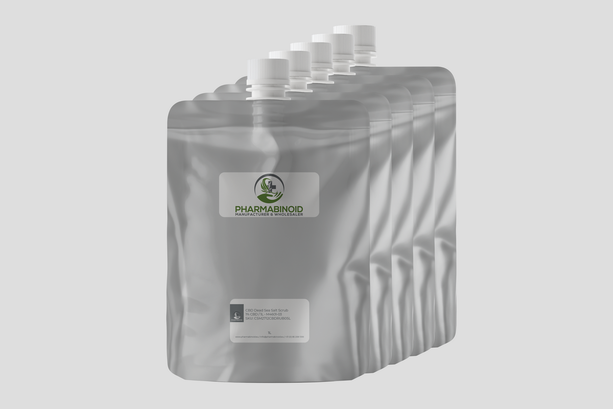 Gommage au sel de la mer Morte au CBD de Pharmabinoid, montrant un pot de cosmétique au CBD contenant un gommage au sel et des ingrédients naturels.